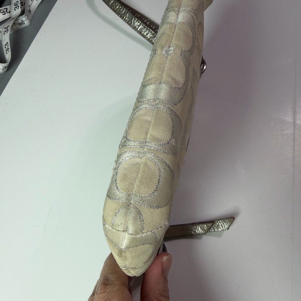 Y2K Coach Silver and Cream Women's Bag - Picture 5 of 13